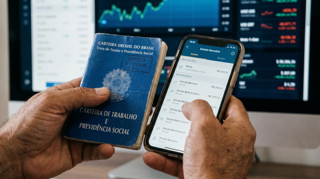 Como Cancelar o Saque-Aniversário do FGTS pelo Aplicativo e Voltar para o Saque-Rescisão 1 Foi demitido e ficou com o dinheiro travado? Aprenda como cancelar o saque-aniversário do FGTS pelo aplicativo e entenda o prazo para voltar ao saque-rescisão.