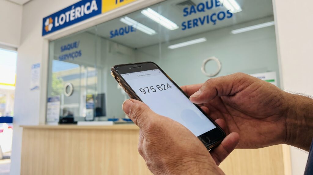 Guia definitivo sobre o aplicativo Caixa Tem. Aprenda a consultar seu saldo, atualizar o cadastro, sacar sem cartão, fazer empréstimos e recuperar sua senha.